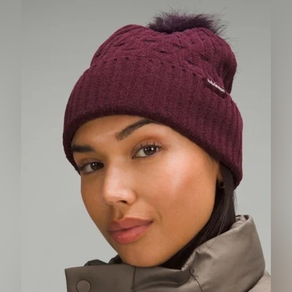 Lululemon Cable Knit Pom Beanie in Cassis. NWT. One Size
